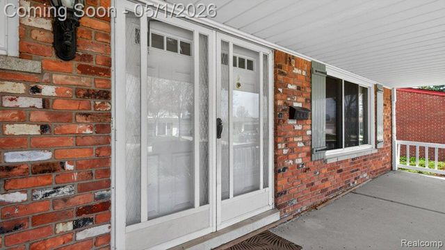 3950 Nowak Drive, Sterling Heights, MI 48310