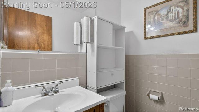 3950 Nowak Drive, Sterling Heights, MI 48310