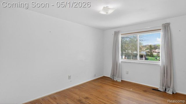 3950 Nowak Drive, Sterling Heights, MI 48310