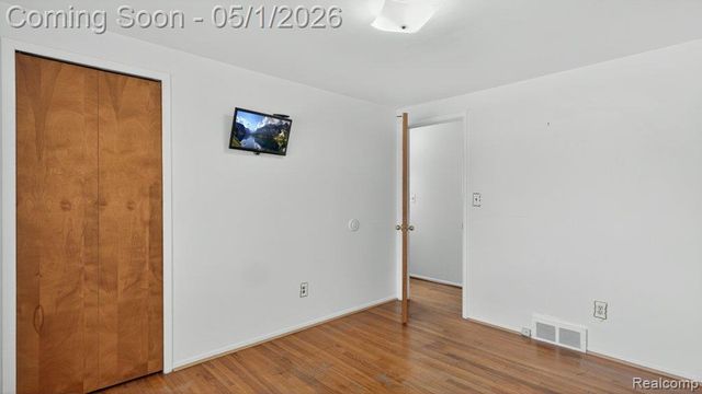 3950 Nowak Drive, Sterling Heights, MI 48310