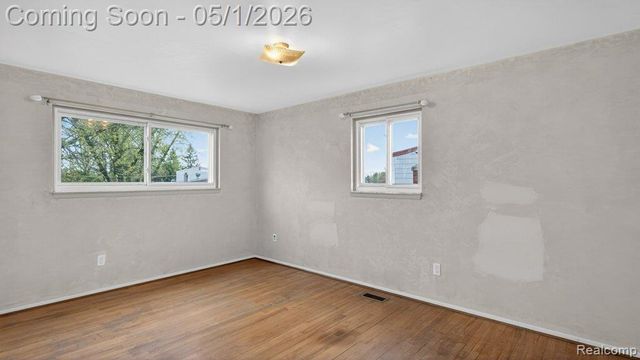 3950 Nowak Drive, Sterling Heights, MI 48310