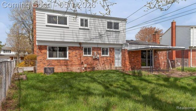 3950 Nowak Drive, Sterling Heights, MI 48310