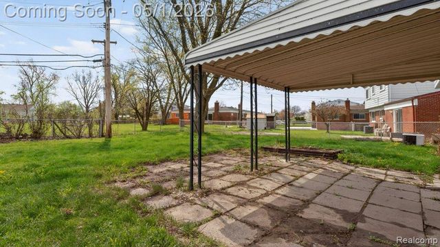 3950 Nowak Drive, Sterling Heights, MI 48310