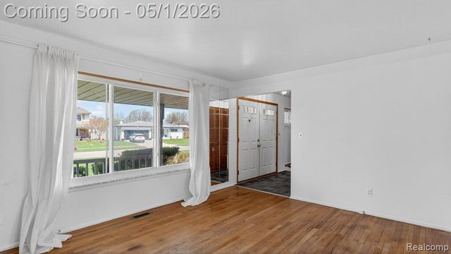 3950 Nowak Drive, Sterling Heights, MI 48310