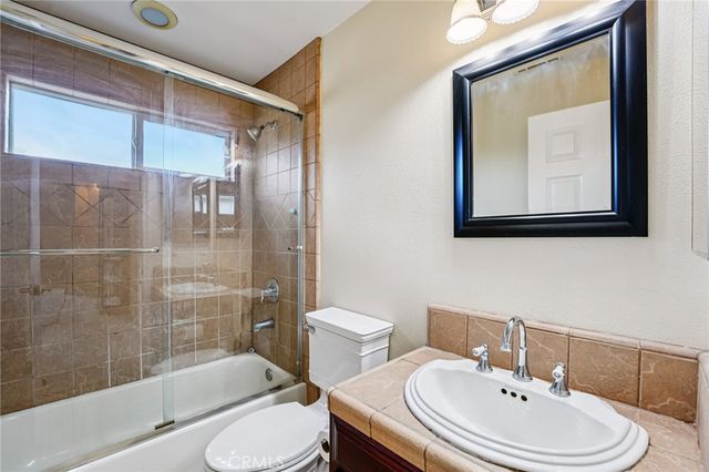 30571 Longhorn Drive, Canyon Lake, CA 92587