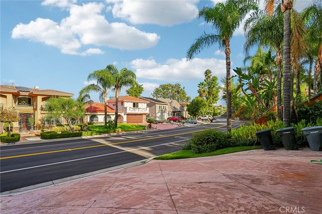 30571 Longhorn Drive, Canyon Lake, CA 92587