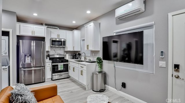 408 S Flower Street, Santa Ana, CA 92703