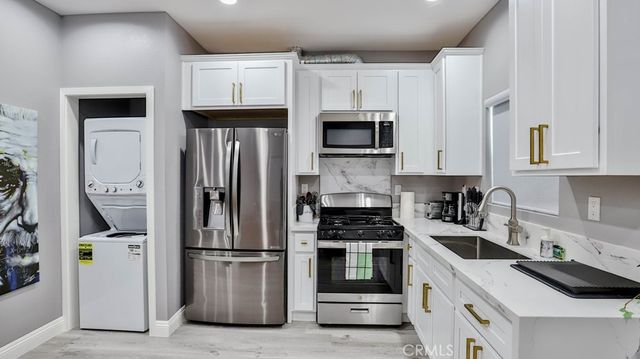 408 S Flower Street, Santa Ana, CA 92703