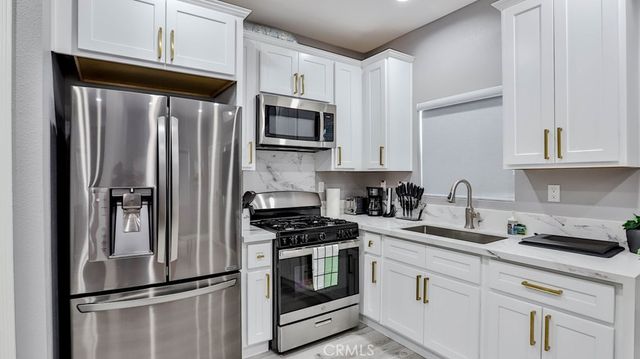 408 S Flower Street, Santa Ana, CA 92703