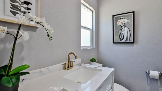 408 S Flower Street, Santa Ana, CA 92703