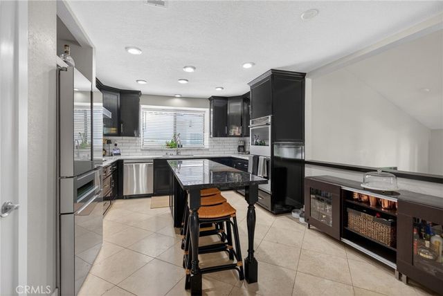 30251 Swan Point, Canyon Lake, CA 92587