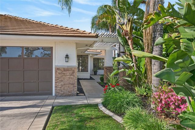 30251 Swan Point, Canyon Lake, CA 92587