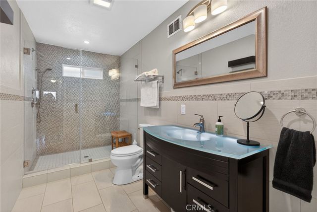 30251 Swan Point, Canyon Lake, CA 92587