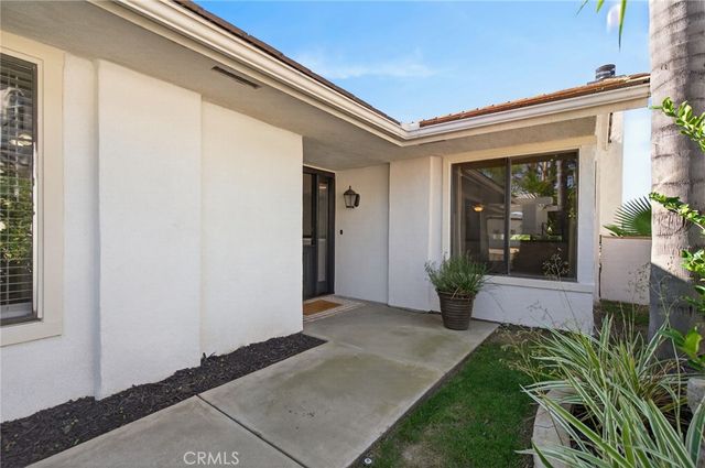 30251 Swan Point, Canyon Lake, CA 92587