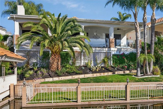 30251 Swan Point, Canyon Lake, CA 92587