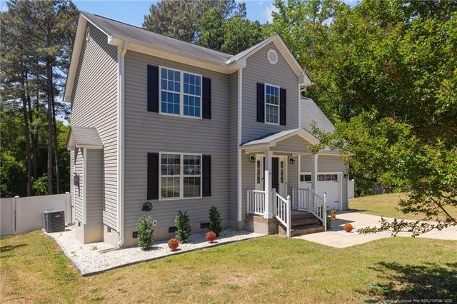 112 Smokey Mountain Drive, Raeford, NC 28376