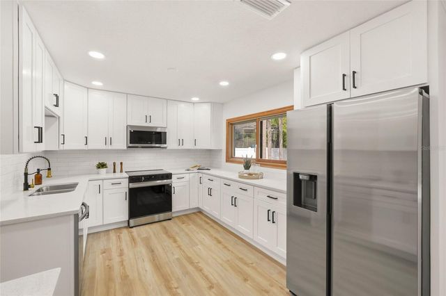 17002 PAULA LANE, Lutz, FL 33558