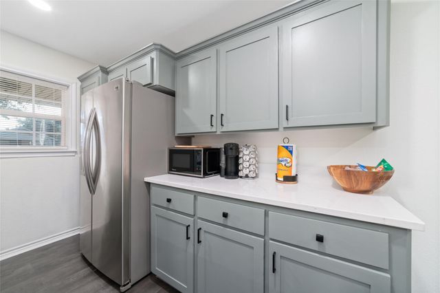 1302 56th Street, Galveston, TX 77551