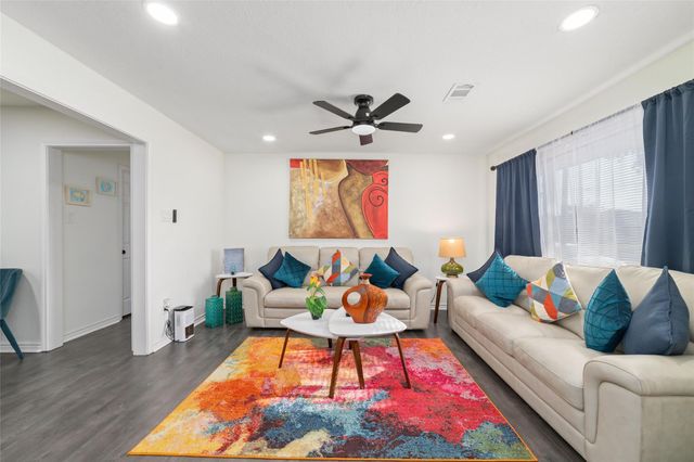 1302 56th Street, Galveston, TX 77551
