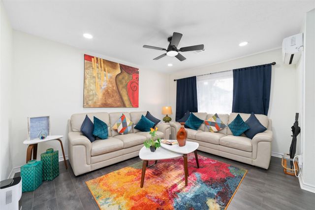 1302 56th Street, Galveston, TX 77551