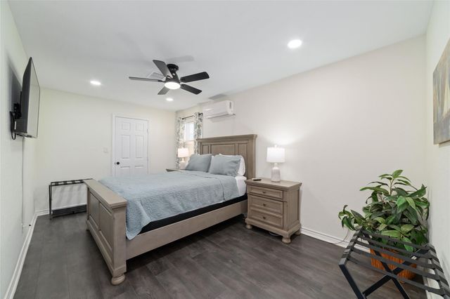 1302 56th Street, Galveston, TX 77551