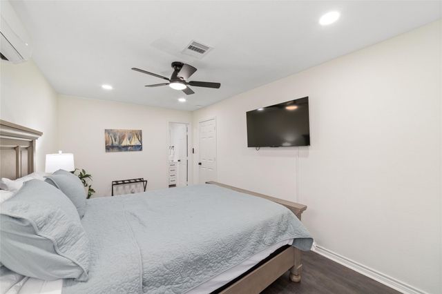 1302 56th Street, Galveston, TX 77551