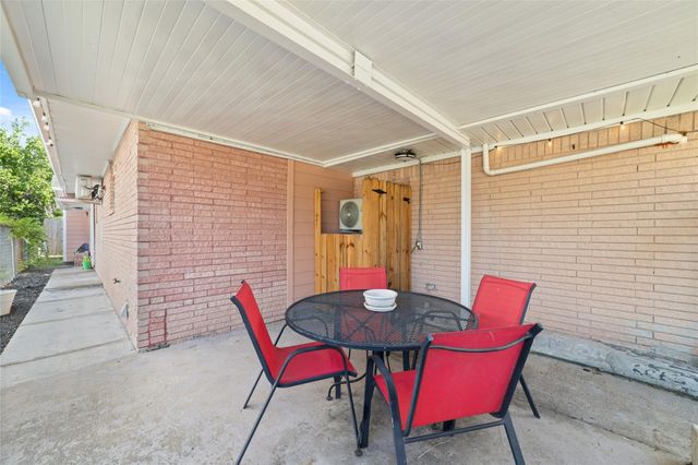 1302 56th Street, Galveston, TX 77551