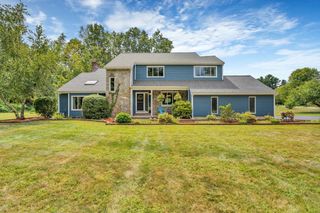 9 Spruce St, Blackstone, MA 01504
