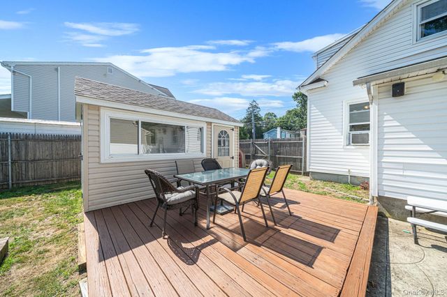 74 Fairview Avenue, Islip Terrace, NY 11752