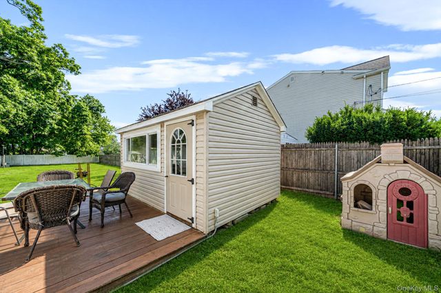 74 Fairview Avenue, Islip Terrace, NY 11752