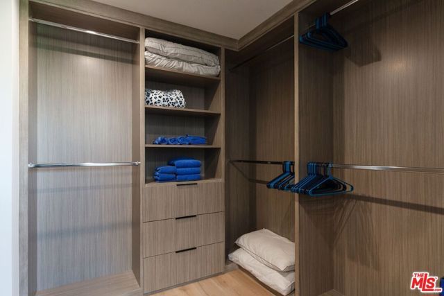 18015 Martha Street, Encino (los Angeles), CA 91316