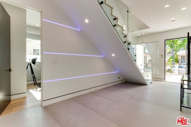 18015 Martha Street, Encino (los Angeles), CA 91316