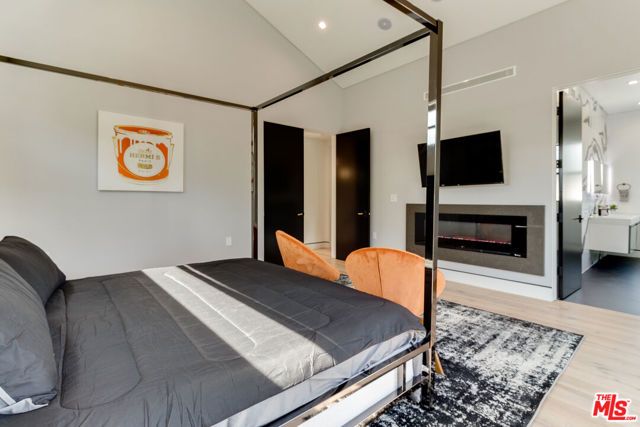 18015 Martha Street, Encino (los Angeles), CA 91316