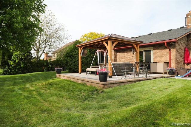 37735 Santa Anna Street, Clinton Township, MI 48036