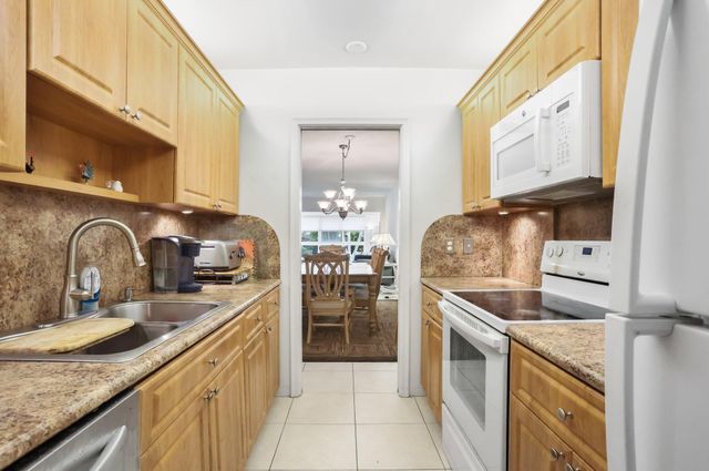 3401 Spanish Trail 151, Delray Beach, FL 33483