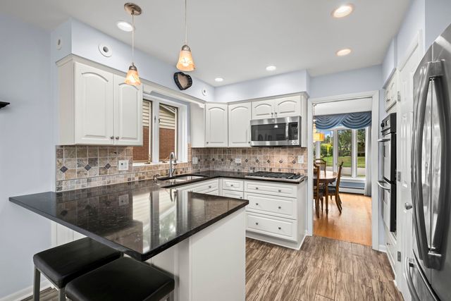 221 S Rammer Avenue, Arlington Heights, IL 60004