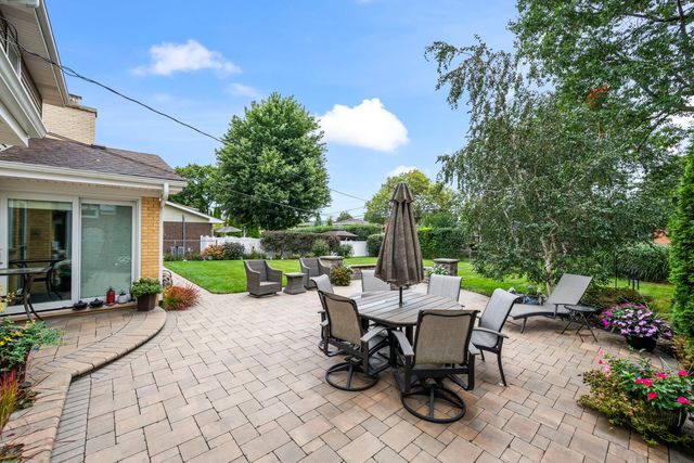 221 S Rammer Avenue, Arlington Heights, IL 60004