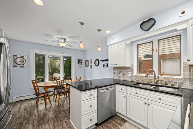 221 S Rammer Avenue, Arlington Heights, IL 60004