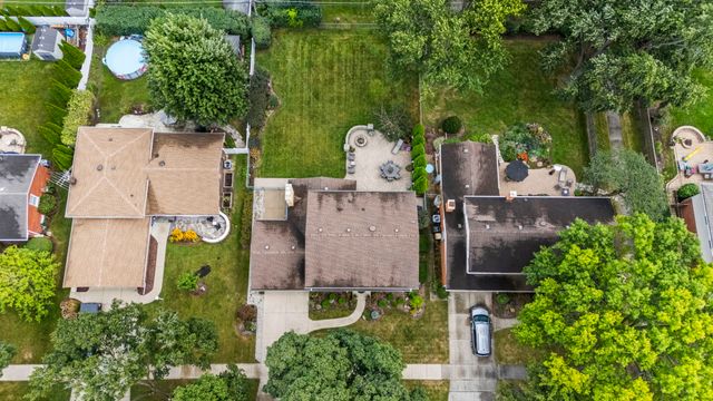 221 S Rammer Avenue, Arlington Heights, IL 60004