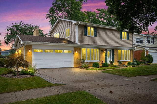 221 S Rammer Avenue, Arlington Heights, IL 60004