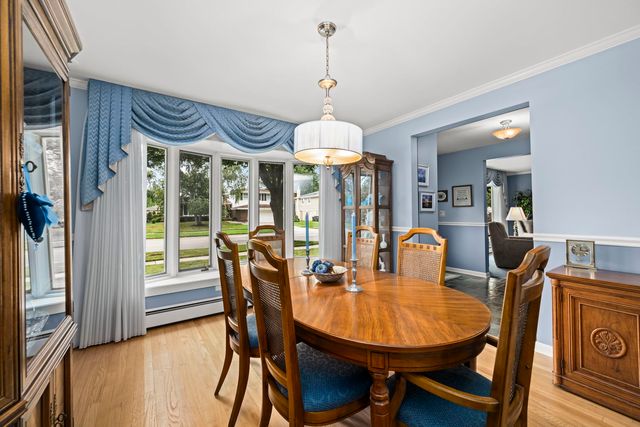 221 S Rammer Avenue, Arlington Heights, IL 60004