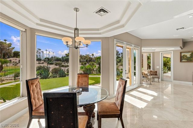 8633 Lakeridge Circle, Las Vegas, NV 89117