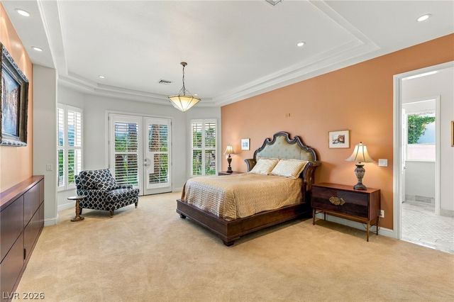 8633 Lakeridge Circle, Las Vegas, NV 89117