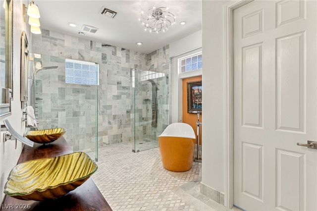 8633 Lakeridge Circle, Las Vegas, NV 89117