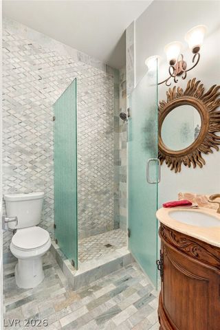 8633 Lakeridge Circle, Las Vegas, NV 89117