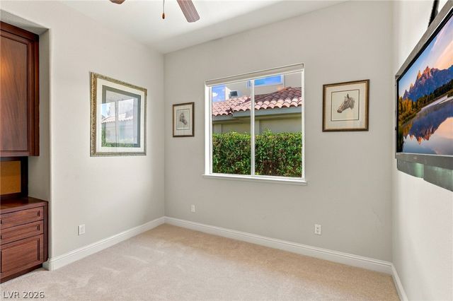 8633 Lakeridge Circle, Las Vegas, NV 89117