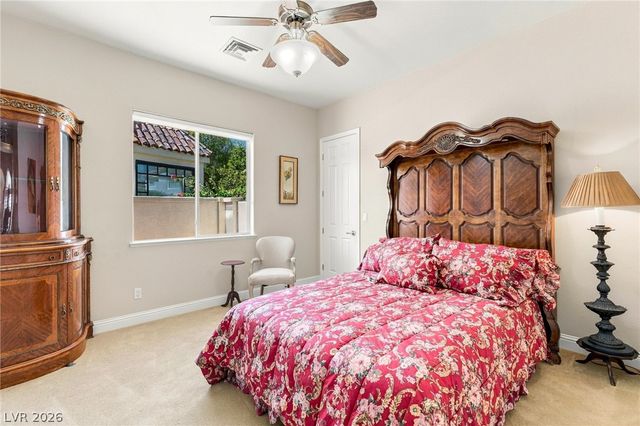 8633 Lakeridge Circle, Las Vegas, NV 89117