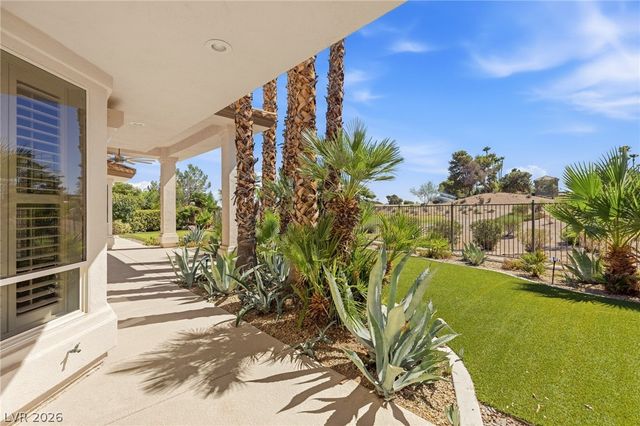8633 Lakeridge Circle, Las Vegas, NV 89117
