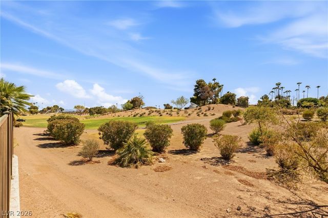 8633 Lakeridge Circle, Las Vegas, NV 89117