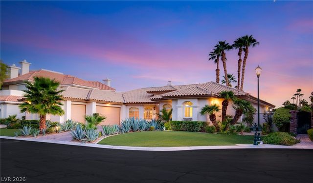 8633 Lakeridge Circle, Las Vegas, NV 89117